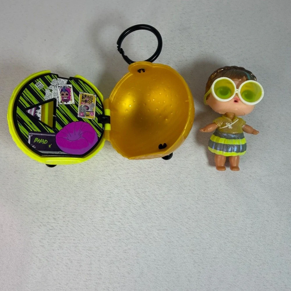 LOL Surprise‎ Doll 2022 MGA Bhaddie Neon Yellow Gold Glitter with Case Ball DJ